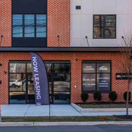 Opulence In Olive With Free Parking Plus Ev Plug, 2 Bedroom 2 Baths Suite, 5 Beds And Sleeps 8